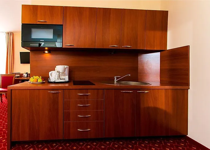 & Zarenhof Friedrichshain Hotel 4*