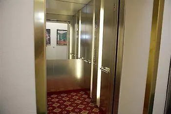 & Zarenhof Friedrichshain 4* Berlín