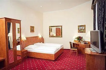 & Zarenhof Friedrichshain מלון