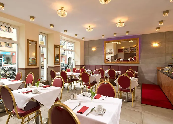 호텔 & Zarenhof Friedrichshain 4*