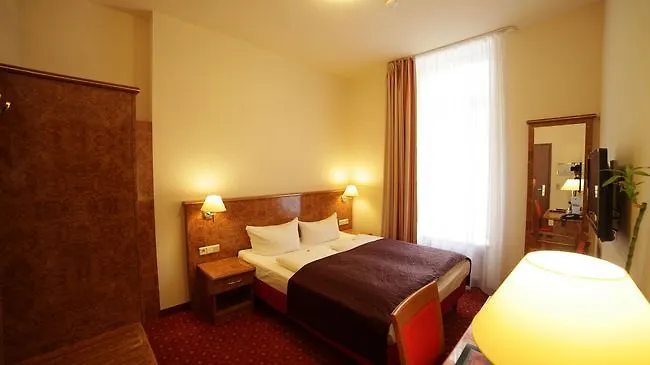 ホテル & Zarenhof Friedrichshain 4*