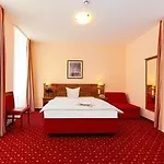 & Zarenhof Friedrichshain Hotel