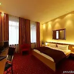 & Zarenhof Friedrichshain 4*