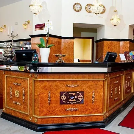 & Zarenhof Friedrichshain 4*