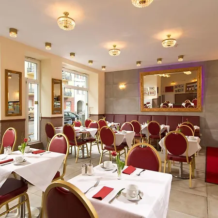 Hotel & Zarenhof Friedrichshain 3*