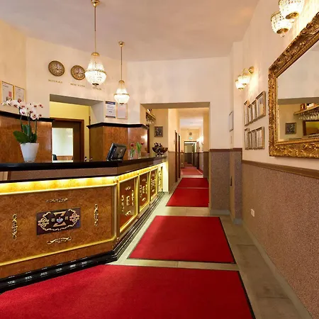 Hotel & Zarenhof Friedrichshain 3*