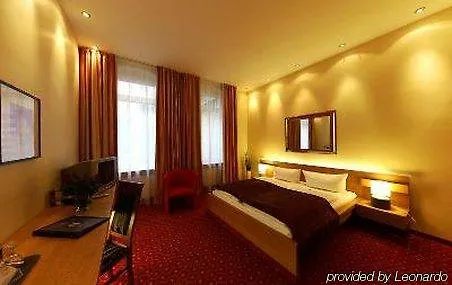 & Zarenhof Friedrichshain 4*