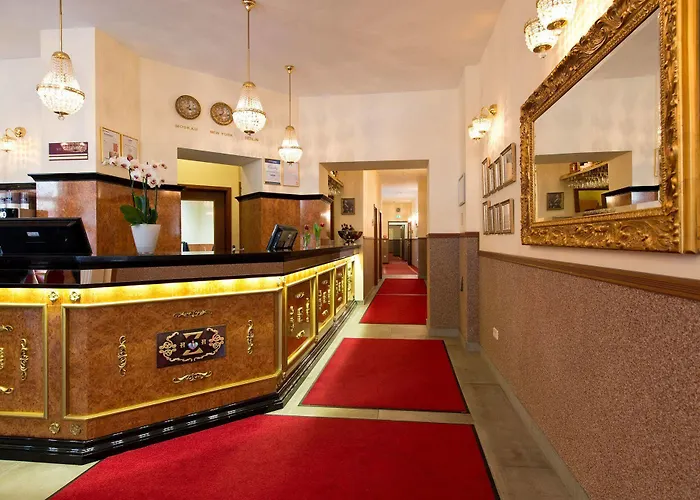 ホテル & Zarenhof Friedrichshain 4*