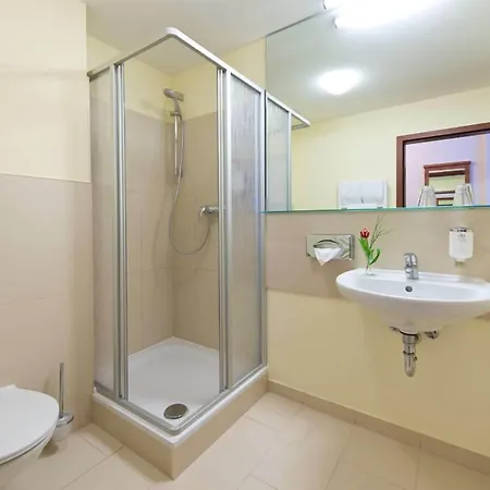 Szálloda & Zarenhof Friedrichshain