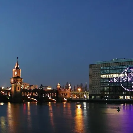 & Zarenhof Friedrichshain 3* برلين
