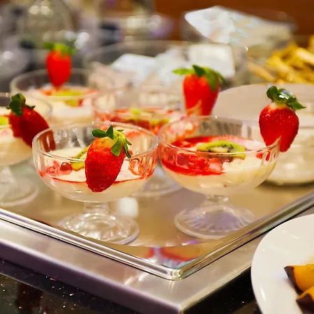 Szálloda & Zarenhof Friedrichshain 4*