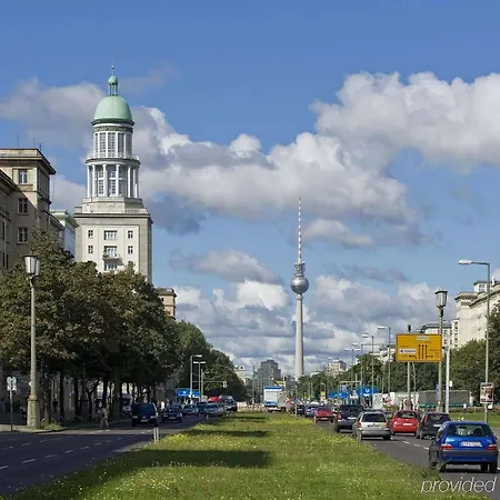 ホテル & Zarenhof Friedrichshain