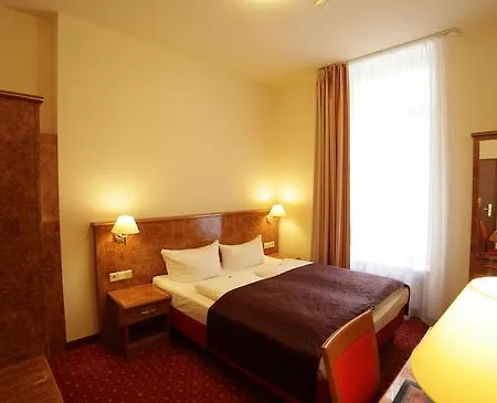 Szálloda & Zarenhof Friedrichshain 4*